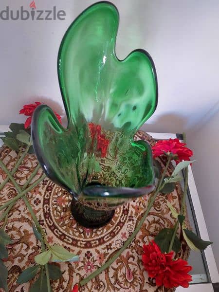 Glass Vase with 6 Roses - فاز زجاج مع ورد 6