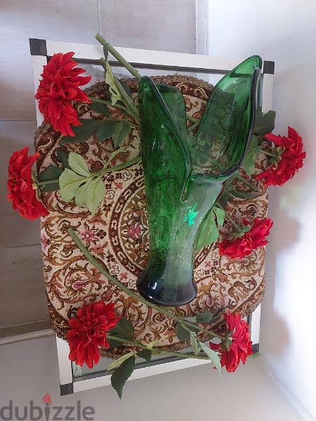 Glass Vase with 6 Roses - فاز زجاج مع ورد 8