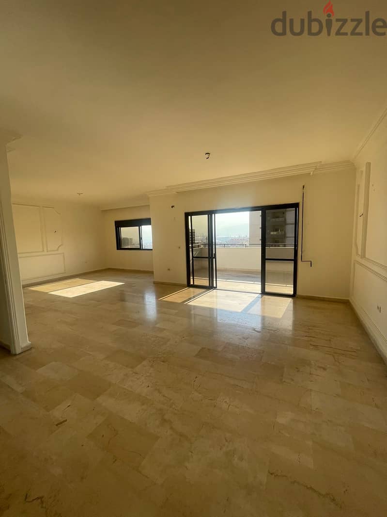 Sea View Spacious 3BD Apartment in Heart of Beirut for Rent 3