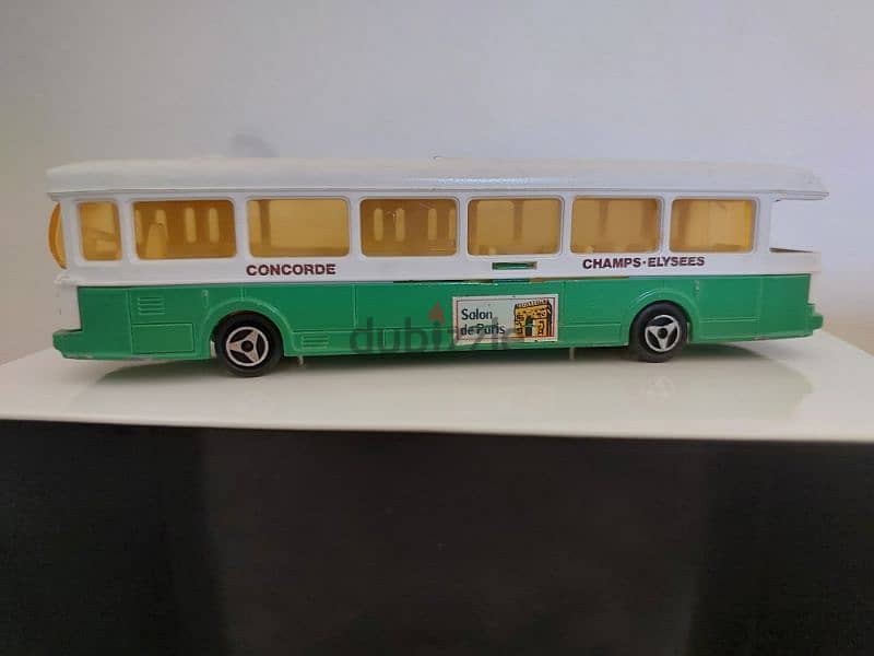 Bus Model - مجسم بوسطة 1
