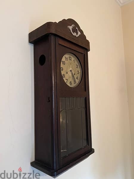 ساعة حائط قديمة 1
