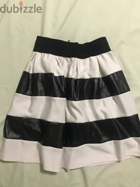 vero moda black blazer , skirt black and white size S-M 1