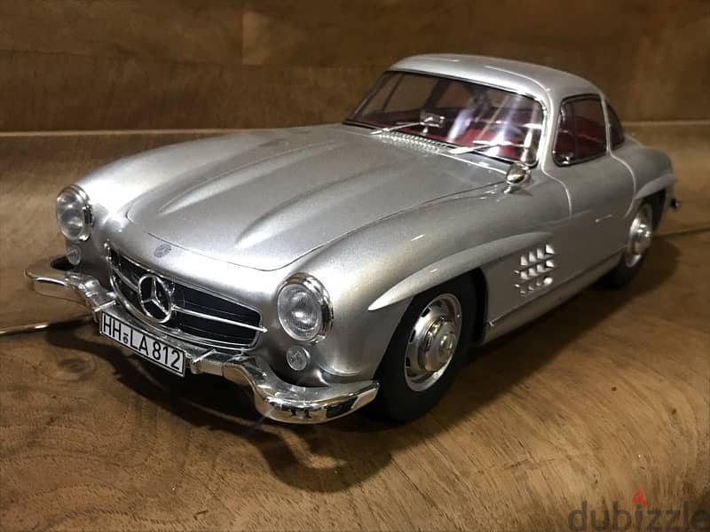 Diecast mercedes 300SL 1/12 scale norev مرسيديس 1