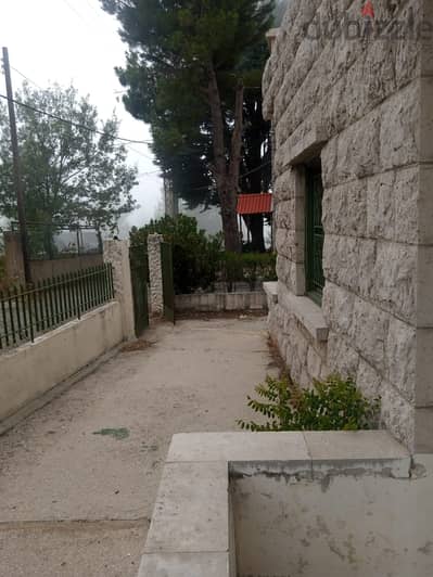 Traditionl Lebanese house+800m2 garden / terrace for sale in Keserwen