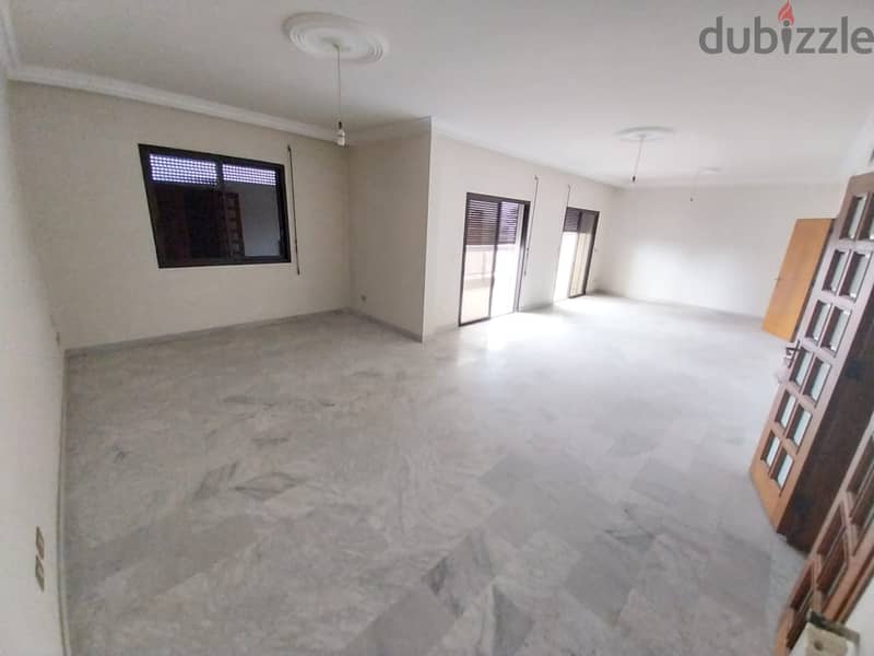 Spacious Apartment fo sale in Jdeideh | City view 1