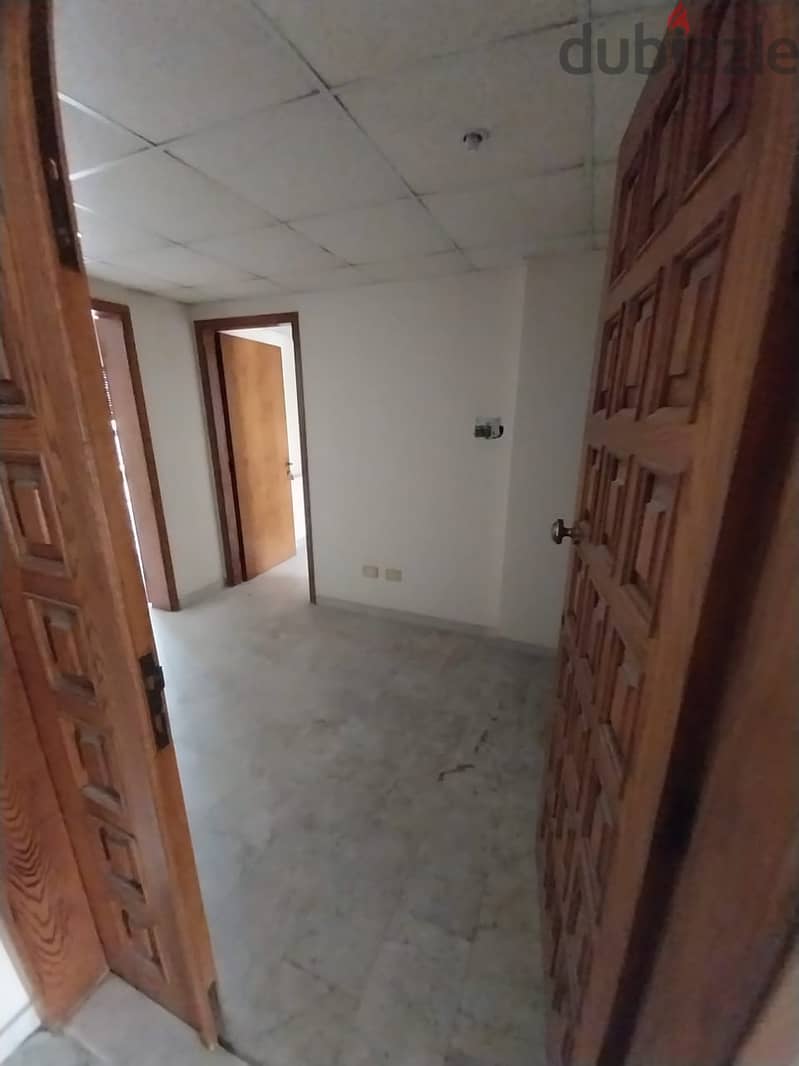 Spacious Apartment fo sale in Jdeideh | City view 3