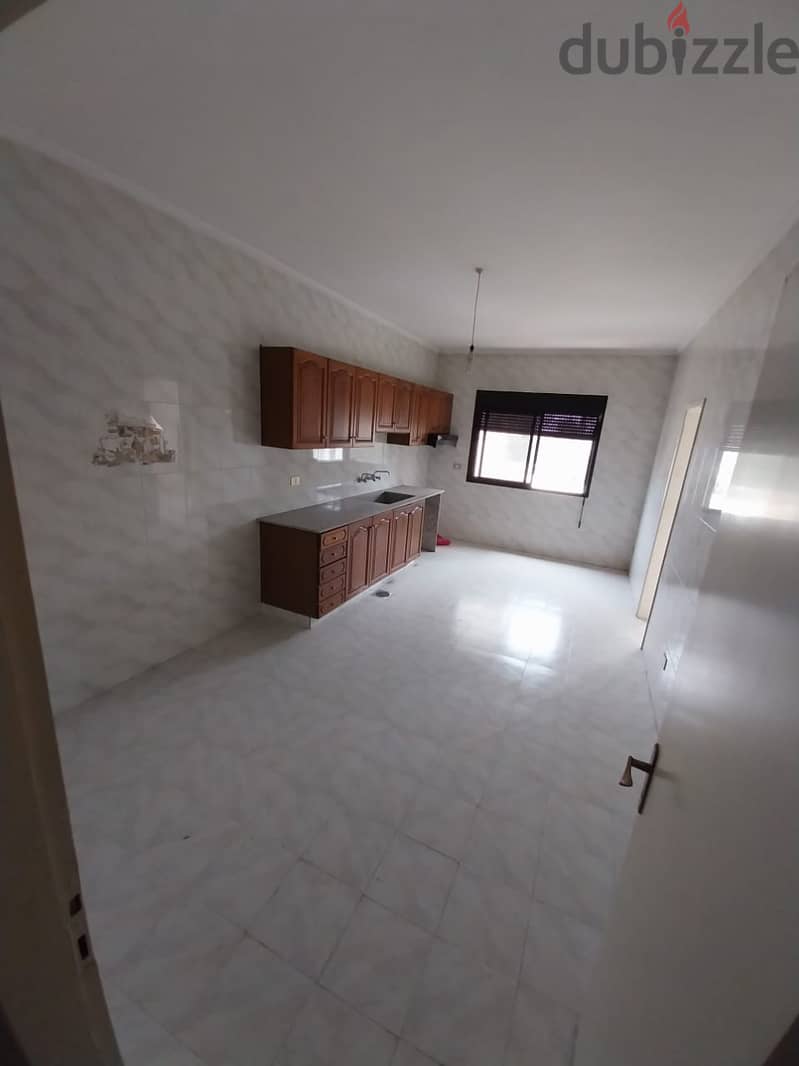 Spacious Apartment fo sale in Jdeideh | City view 4