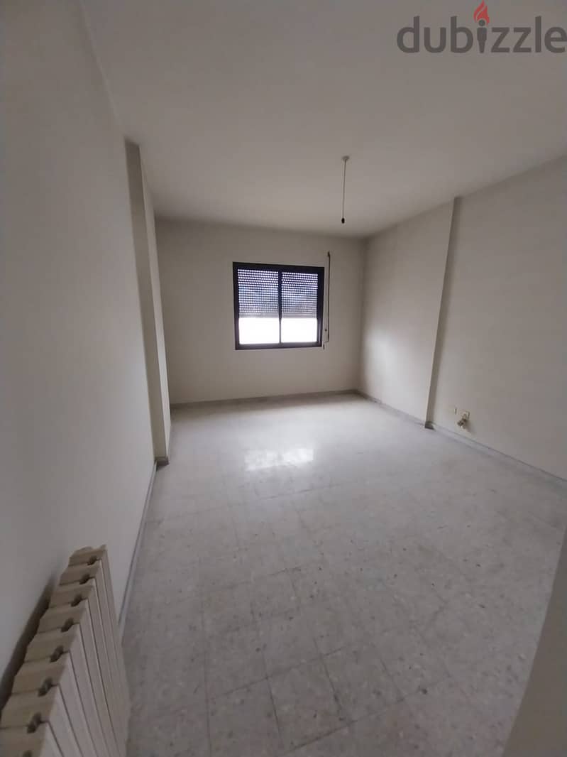 Spacious Apartment fo sale in Jdeideh | City view 6