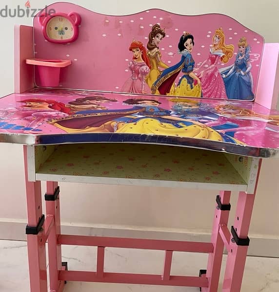 tawle ma3 kerse / Desk with chair 1