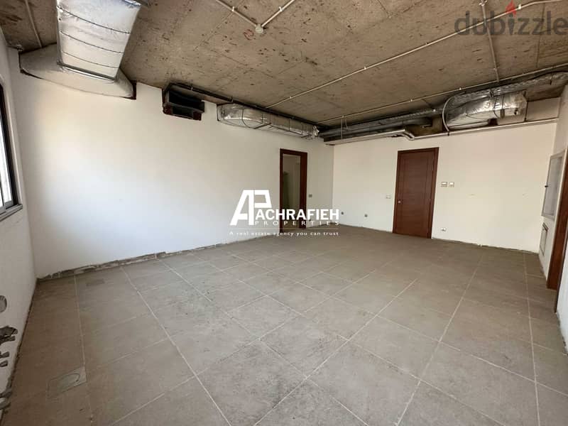 700 Sqm - Apartment For Sale In Achrafieh - شقة للبيع في الأشرفية 4