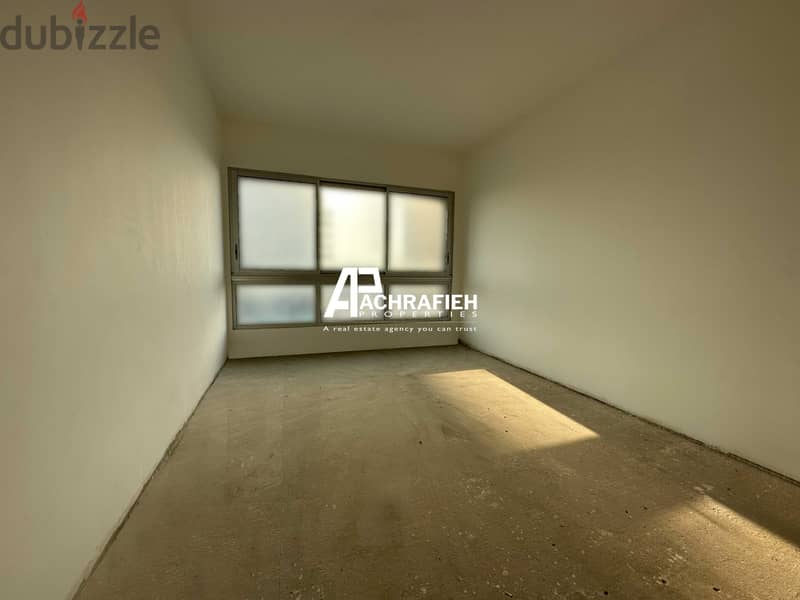 700 Sqm - Apartment For Sale In Achrafieh - شقة للبيع في الأشرفية 5