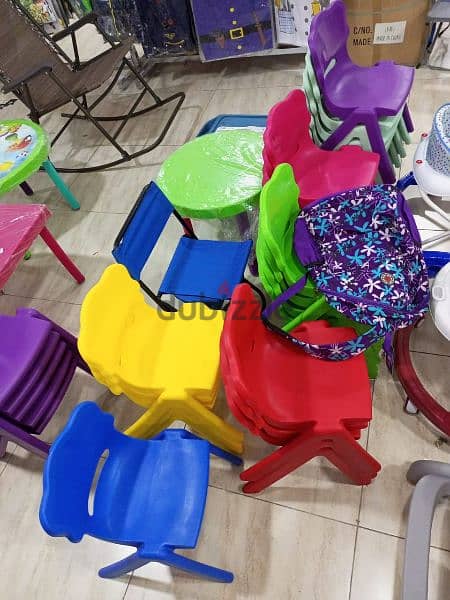 Heavy duty colorful chairs for kids 3