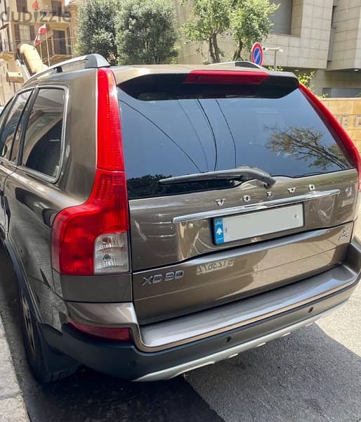 Volvo XC90 2012 - excellent condition - source Volvo Lebanon 1