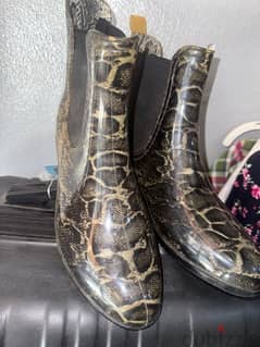 boots used but in good condition(size 38 )