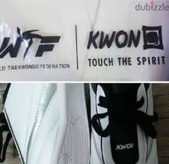 Taekwondo:Kwon victory uniforme andspirit shoes