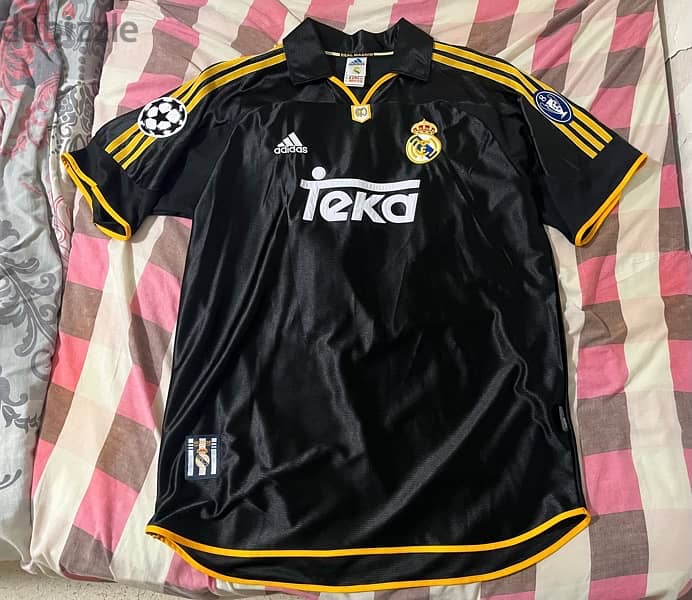 Real Madrid vintage ronaldo jersey limited edition 2