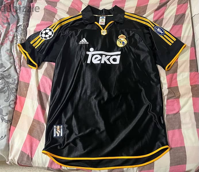 Real Madrid rare item ronaldo 11  jersey limited edition 2