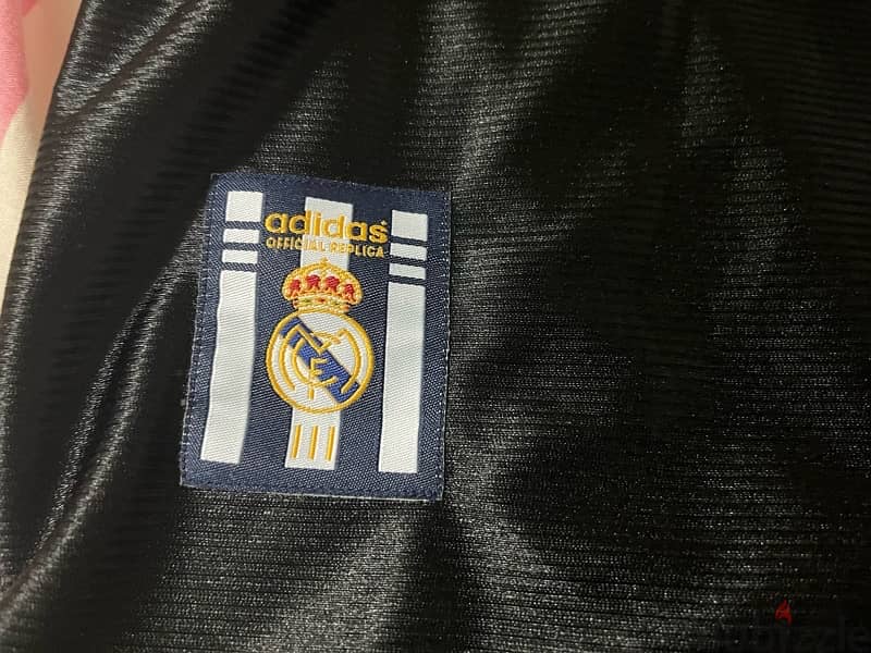 Real Madrid vintage ronaldo jersey limited edition 3