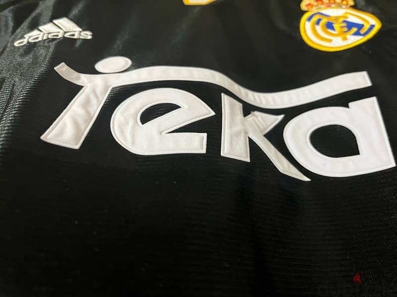 Real Madrid vintage ronaldo jersey limited edition 6
