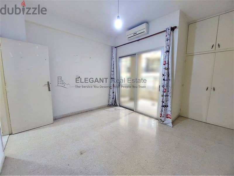 Spacious Office in a Well Maintained Building ! 7