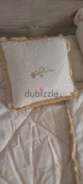 Christian Dior couvre lit beige  color 2