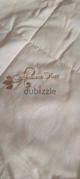 Christian Dior couvre lit beige  color 3