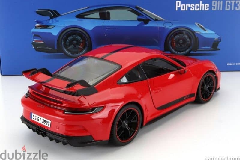 Porsche GT3 (2022) diecast car model 1;18. 4