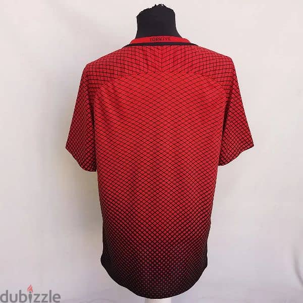 Original "Turkey" 2016/17 Red & Black Home Nike Jersey Size Men Medium 1