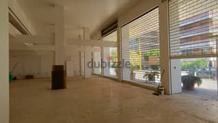 Show Room In Sin El Fil For rentصالة عرض واسعة في سن الفيل للإيجار