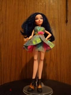 DEXENDANTS EVIE ISLE OF THE LOST Disney Great doll +her own shoes=16$