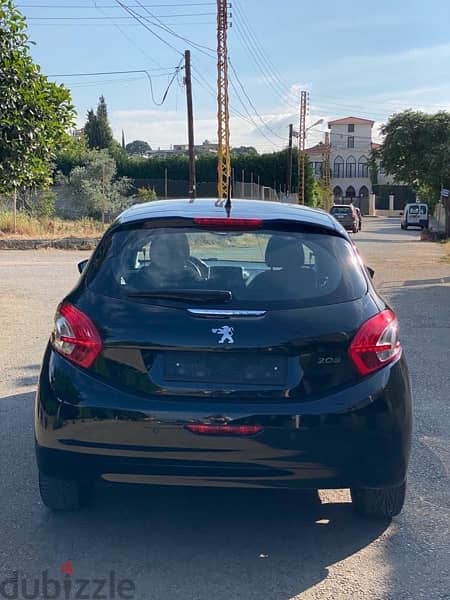 Peugeot 208 (Special Edition with Panoramic Sunroof) - Great condition 5