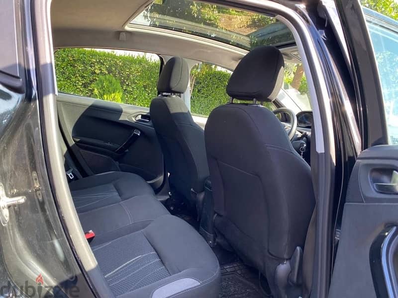 Peugeot 208 (Special Edition with Panoramic Sunroof) - Great condition 6