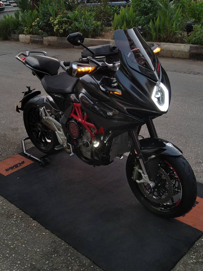 Mv Agusta Turismo Veloce 800cc 135hp only 9000klm like new two keys 12