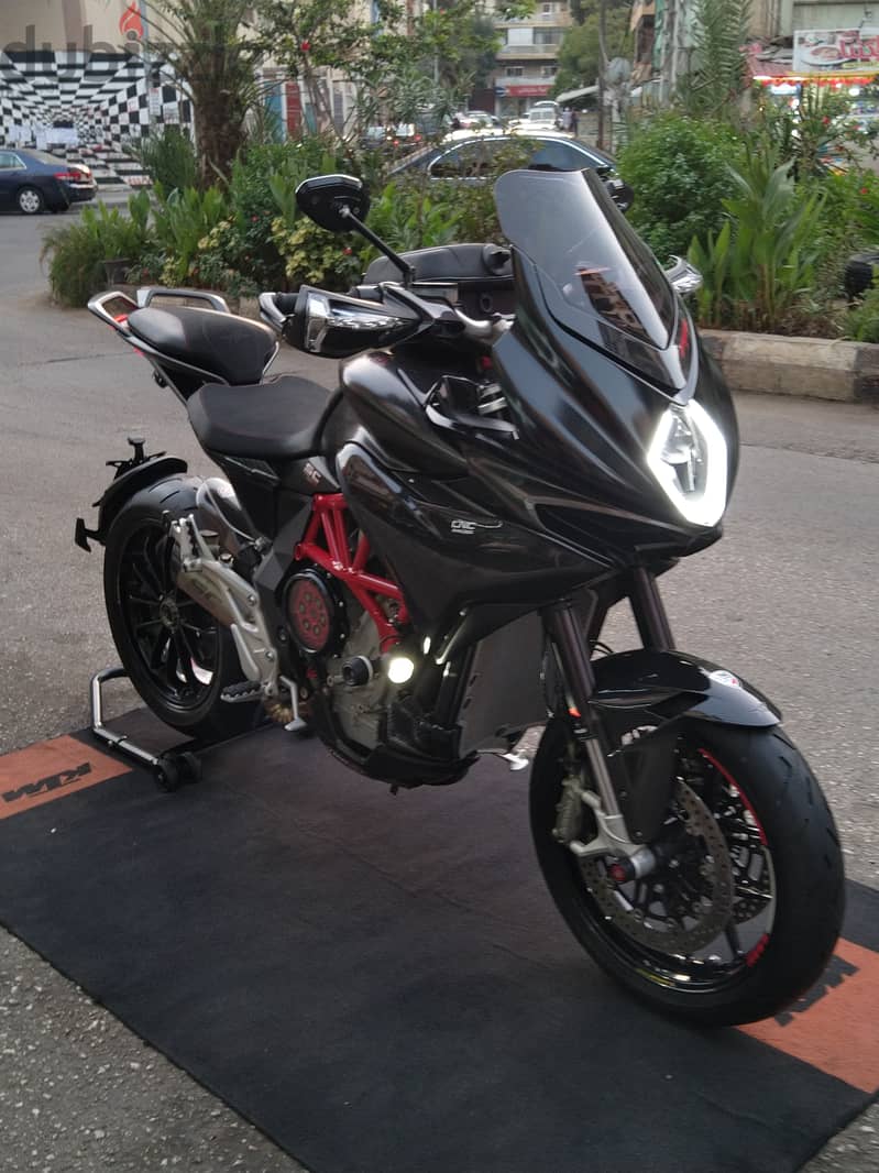 Mv Agusta Turismo Veloce 800cc 135hp only 9000klm like new two keys 14