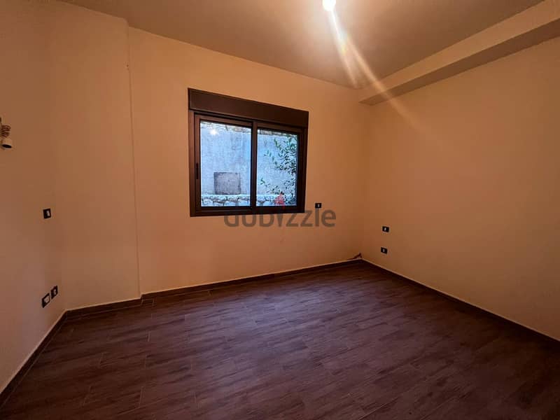 Cozy apartment for sale in Baabdat with a garden 8