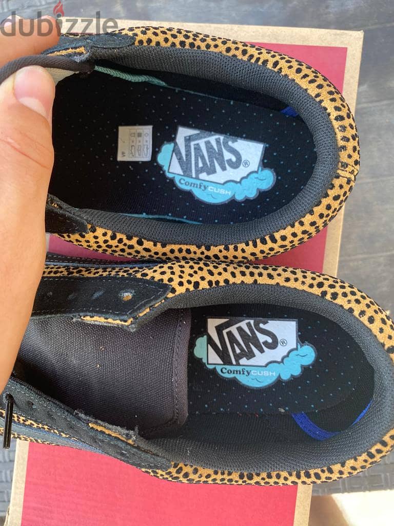 New vans skate shoes, size 43 2