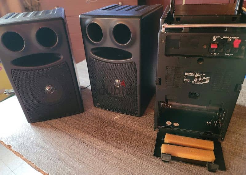 Suzika radio and speakers for sale 3