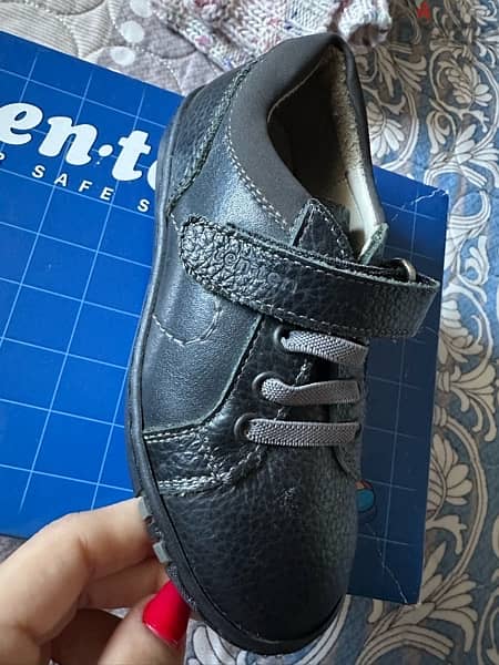 original TenTen shoes - never use - size 25 - 20$ badel 40$ 2