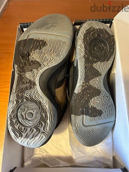 Nike KD trey 5 X basketball shoes 100% authentic 2