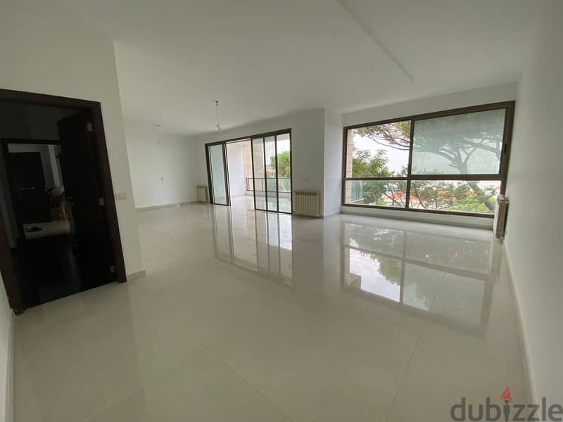 Luxurious 240 m2 Sea View Apartment in Ain Saade for Sale! 2