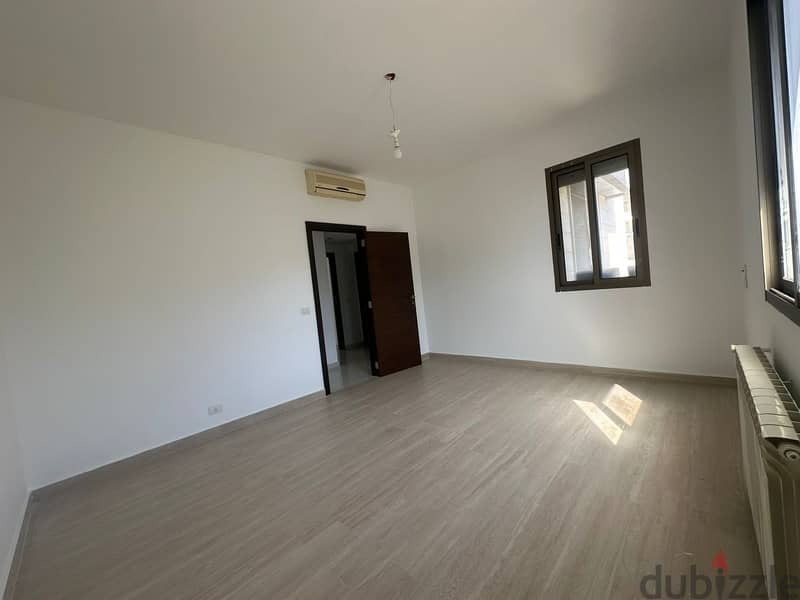 Luxurious 240 m2 Sea View Apartment in Ain Saade for Sale! 9