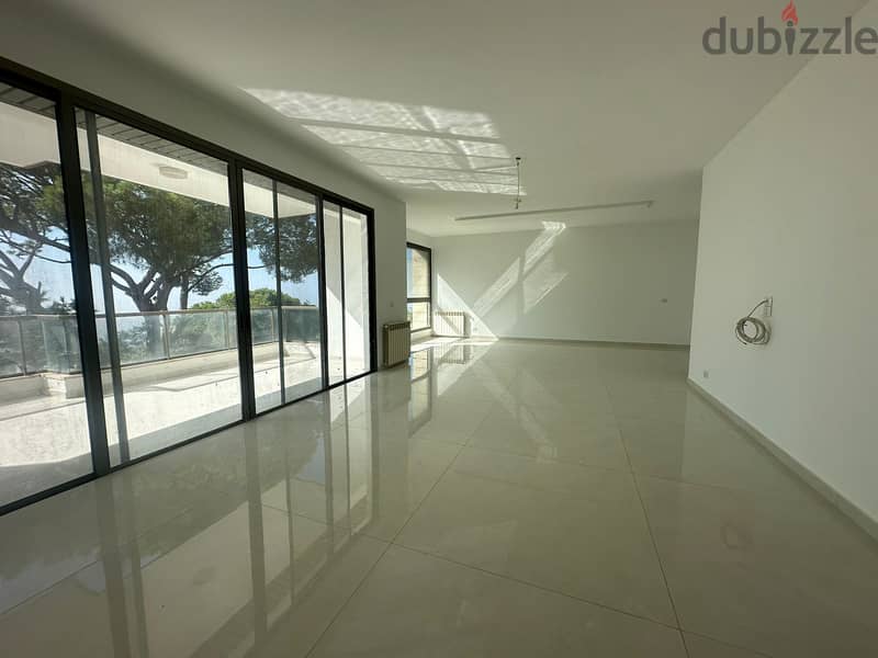 Luxurious 240 m2 Sea View Apartment in Ain Saade for Sale! 13