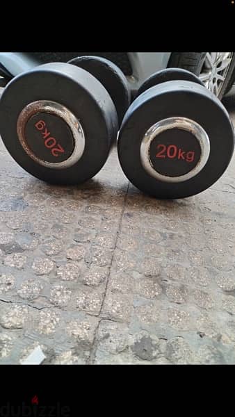 dumbells like new lkilo b 1.80$ very good quality