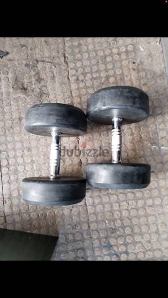 dumbells like new lkilo b 1.80$ very good quality 3