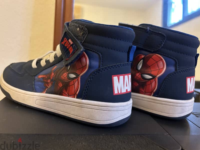 H&M spiderman shoes size 30 0