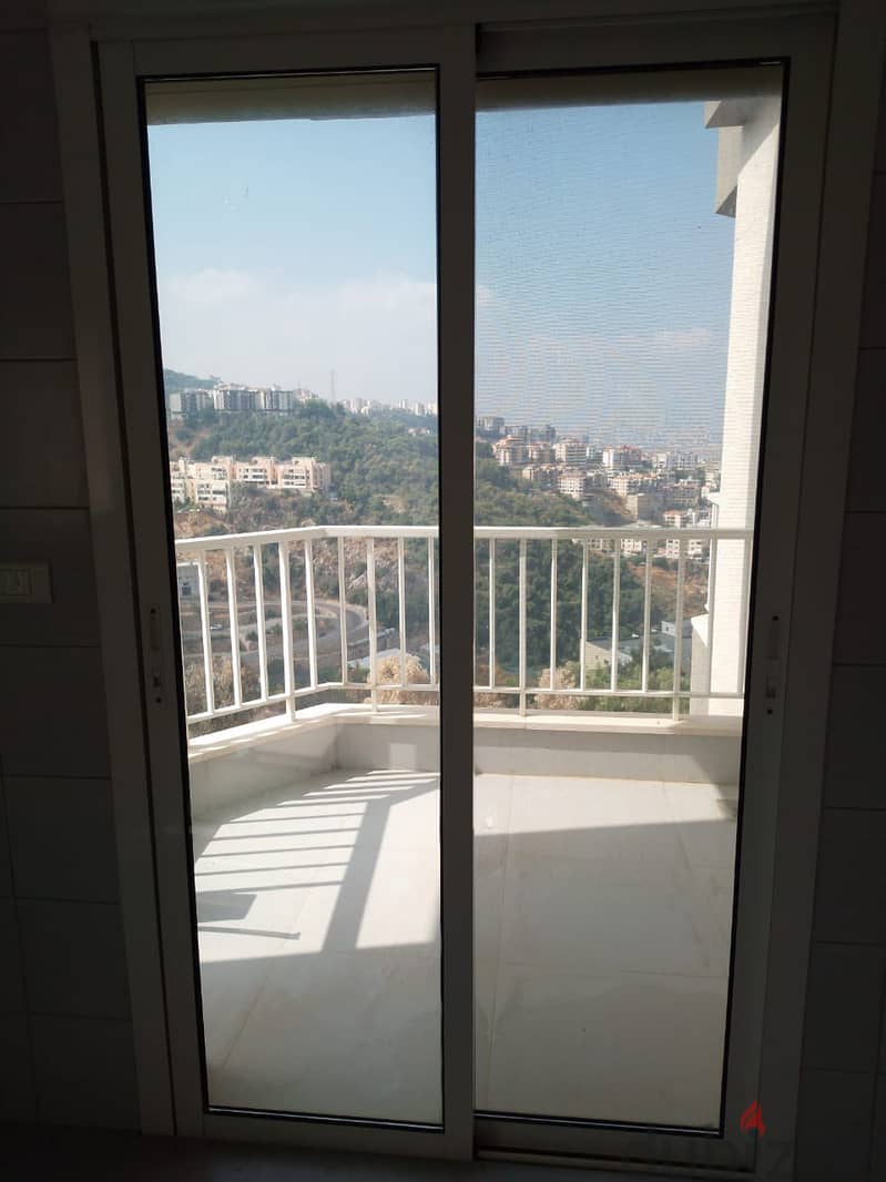 201 m2 apartment having an open sea & city view for sale in Rabweh 4