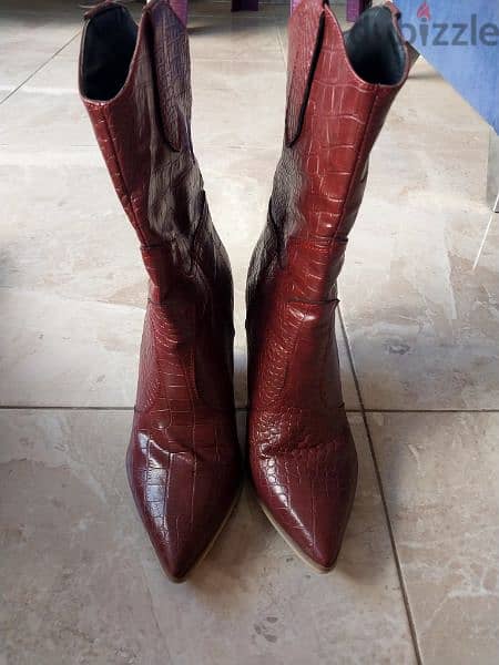 leather and velvet boots 0