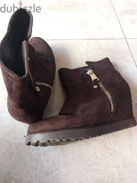 leather and velvet boots 10