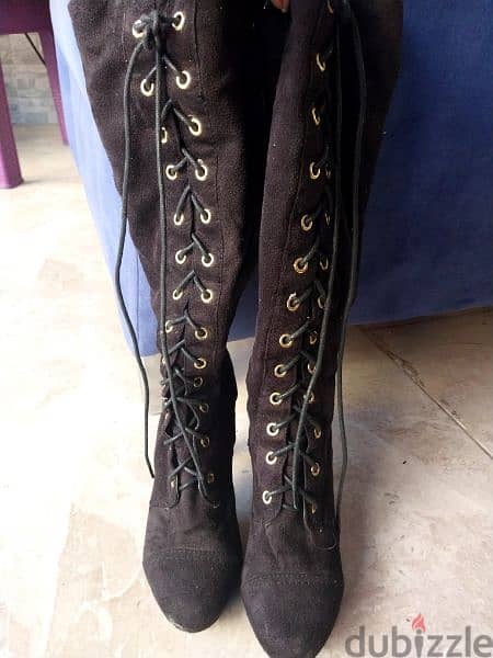 leather and velvet boots 15