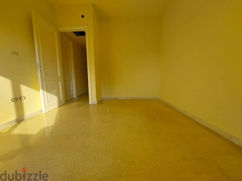 RA23-3002 Beautiful apartment in Batrakiyeh is for rent 175m, $1100 5